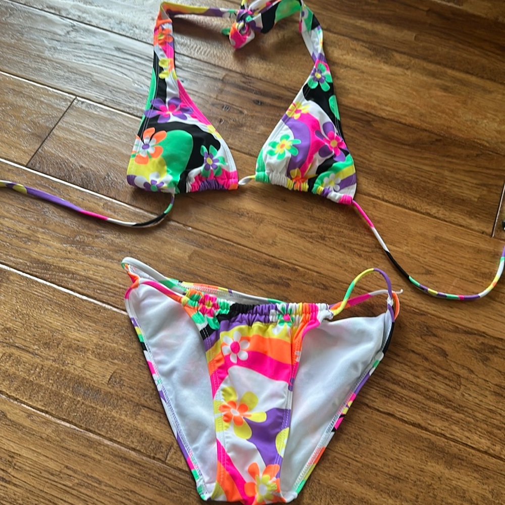 Women’s Bikini Never Worn